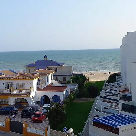 Apartment Beachfront 3 Bedroom Family *